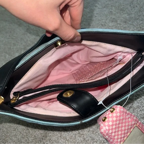 Y2K Las Vegas Cityscape Bag with Rhinestone Details & Pockets Inside - Picture 5 of 9